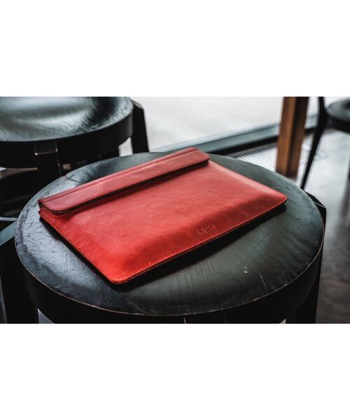 Kožené pouzdro FIXED Oxford pro všechny modely Apple iPad s úhlopříčkou displeje 10-11", červené