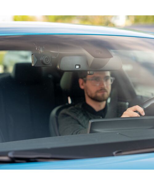 LAMAX T3 kamera do auta