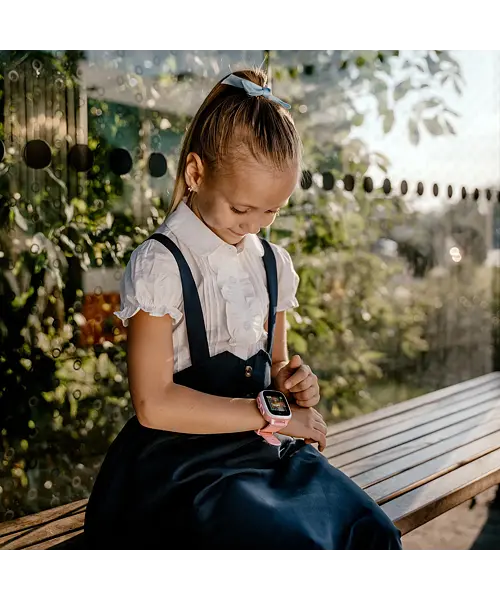 LAMAX WatchY4 Play Pink