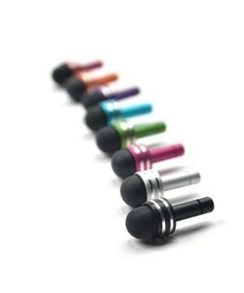 Stylus a protiprachový špunt v jednom